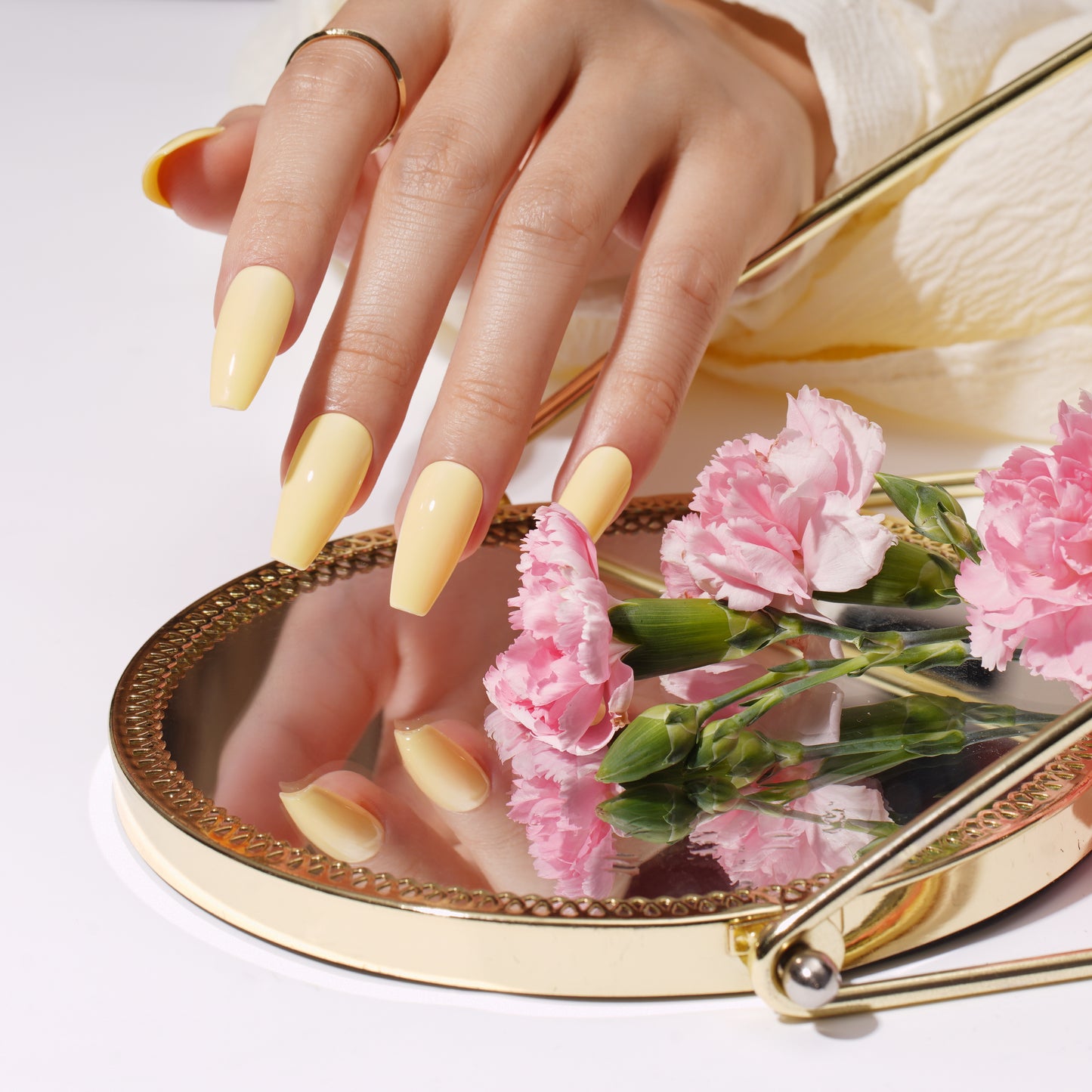 Bluesky Spring Summer 2024 Gel Polish – Yellow Sunlit (SS2402) | 10ml